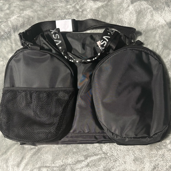 Victoria secret duffle bag - Picture 3 of 4